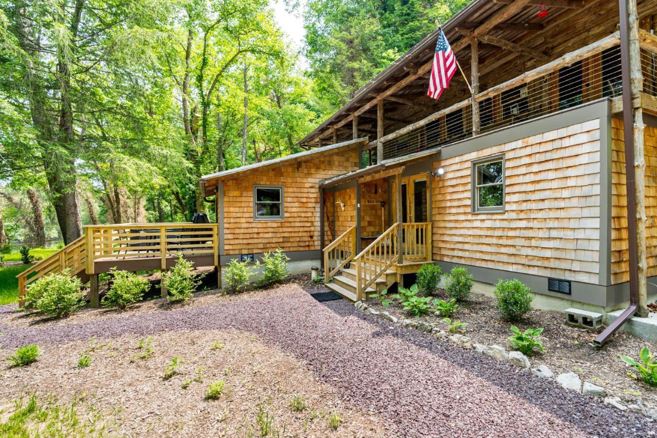 Riverside Log Cabin W Hot Tub Fire Pit Huge Deck Rileyville Exteriér fotografie