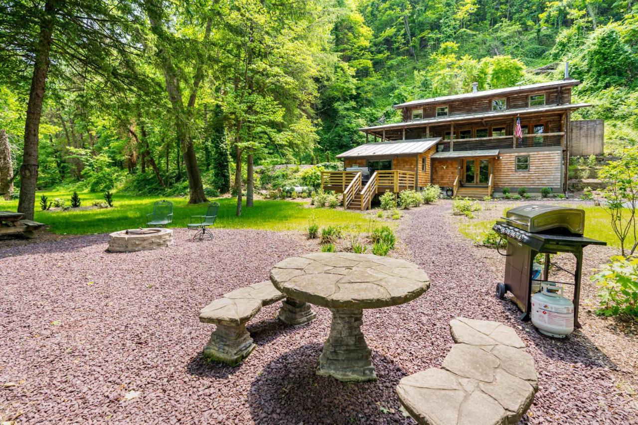 Riverside Log Cabin W Hot Tub Fire Pit Huge Deck Rileyville Exteriér fotografie